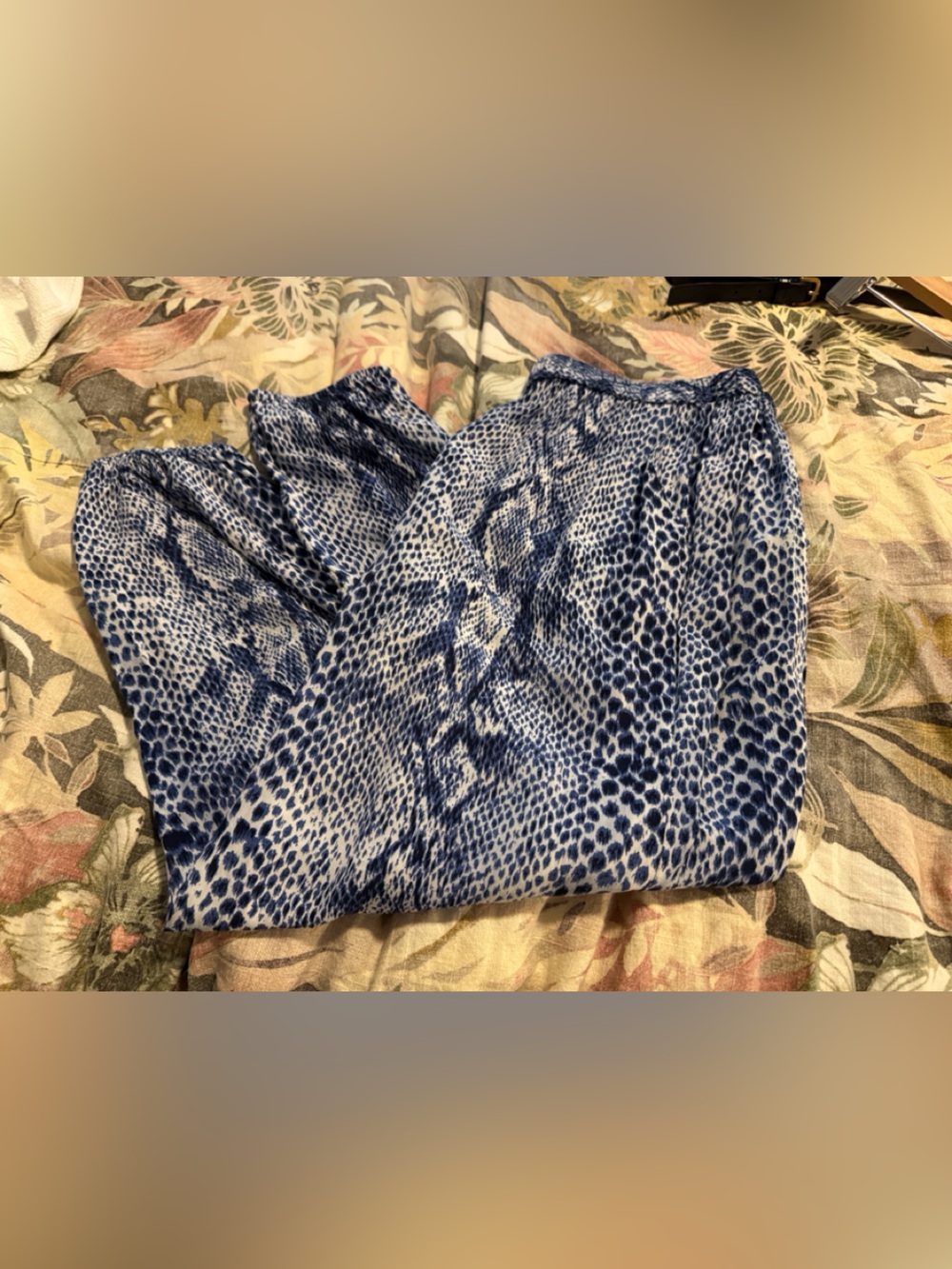 Soft Joie Blue Snake-Print Elastic Waist Pants